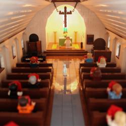 Enskede kyrka kyrksalen i LEGO