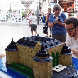 Giveaway event med Legomodell av professionell Legobyggare