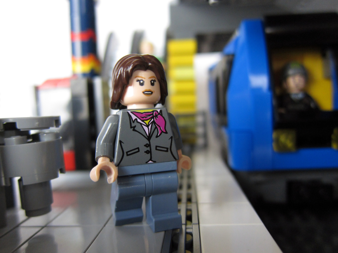 Arkitektmodeller p&aring; best&auml;llning - Legomodell av Sveav&auml;gen 44